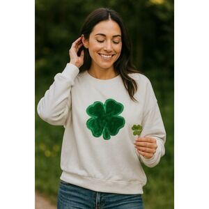 Workshop Republic Clothing White Shamrock Sweatshirt L‎ NWT